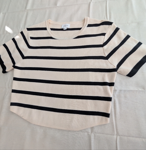 Le Lis Striped Black & Cream Knit Cropped Top Size Large - Picture 2 of 6